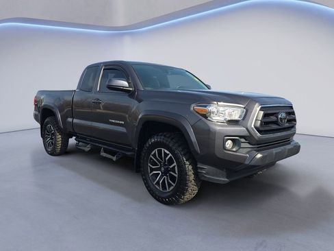 Used 2021 Toyota Tacoma SR5 w/ SR5 Appearance Package (SM) image 7