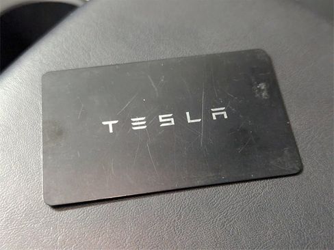 Used 2023 Tesla Model 3 Standard Range image 22