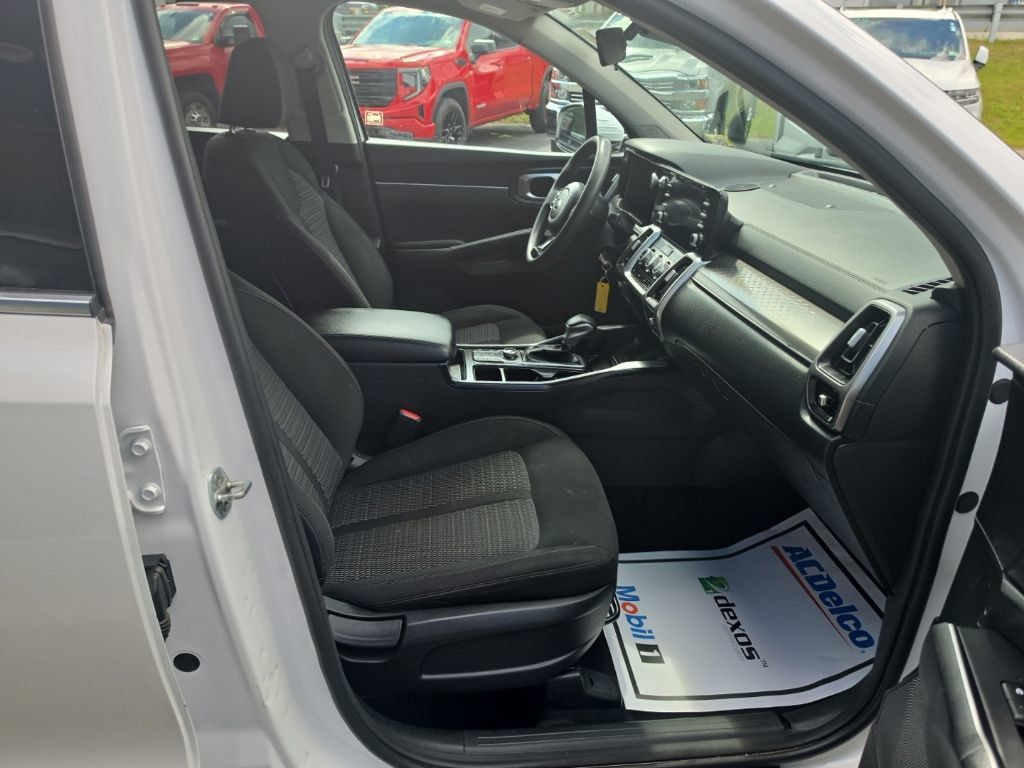 Used 2021 Kia Sorento LX AWD/4WD image 12