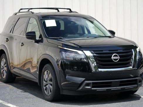 Used 2024 Nissan Pathfinder SV w/ SV Premium Package FWD image 51