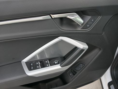 Used 2024 Audi Q3 2.0T Premium image 14