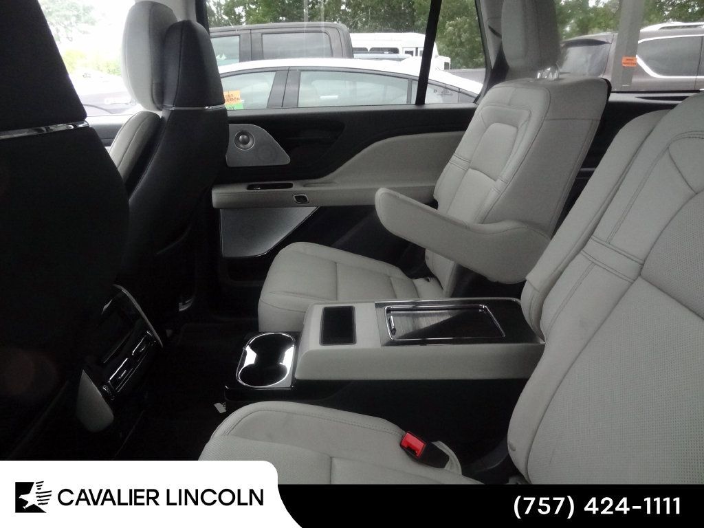 Used 2025 Lincoln Aviator Reserve w/ Equipment Group 201A AWD/4WD image 7