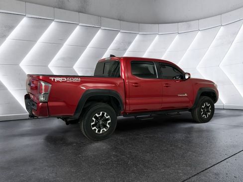 Used 2021 Toyota Tacoma TRD Off-Road w/ Technology Package AWD/4WD image 4