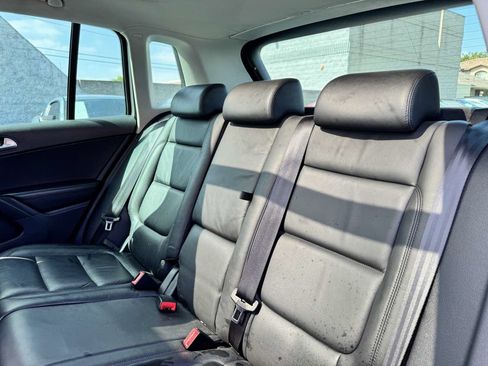Used 2011 Volkswagen Tiguan SEL FWD image 31