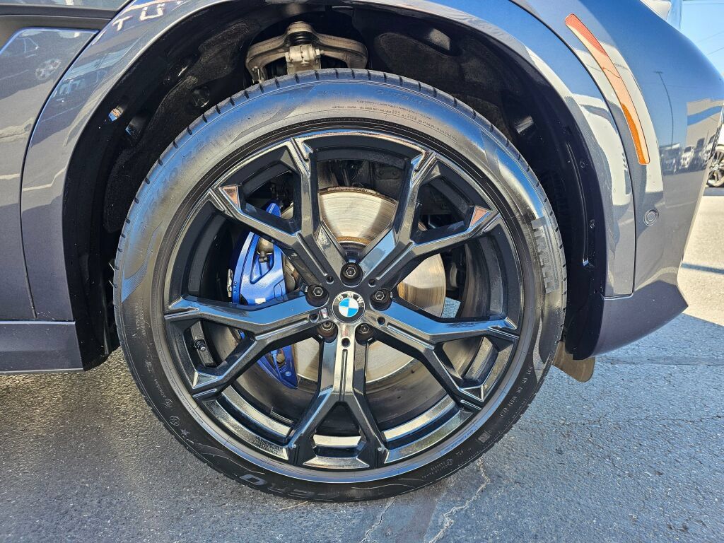 Used 2022 BMW X6 xDrive40i AWD/4WD image 9