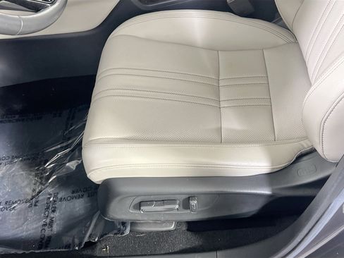 Used 2024 Honda HR-V EX-L image 18