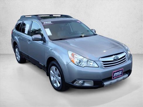 Used 2011 Subaru Outback 2.5i Limited w/ PWR Moonroof Pkg AWD/4WD image 6