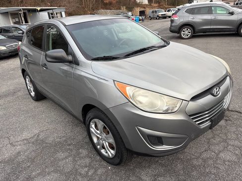 Used 2012 Hyundai Tucson GL image 8