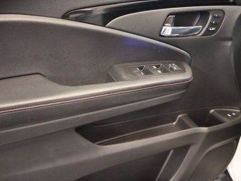 Used 2021 Honda Pilot Black Edition image 9