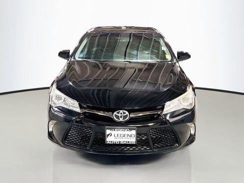 Used 2015 Toyota Camry SE image 2
