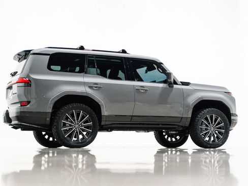 Used 2026 Lexus GX 550 w/ Accessory Package (2T) image 7