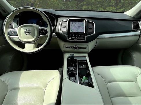 Used 2023 Volvo XC90 B5 Core w/ Climate Package AWD/4WD image 7