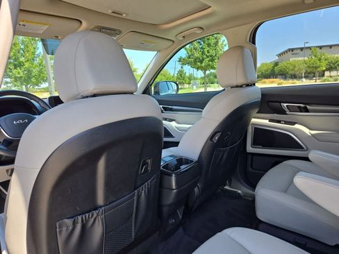 Certified 2022 Kia Telluride S FWD image 16