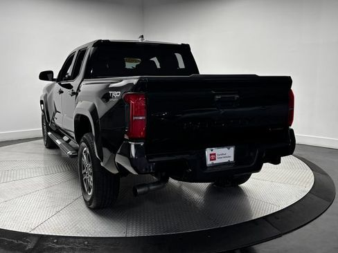 Used 2025 Toyota Tacoma TRD Sport AWD/4WD image 37