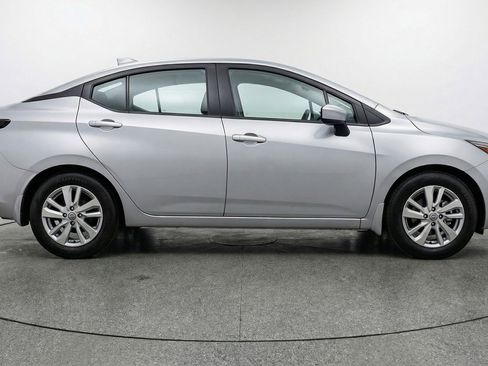 Used 2025 Nissan Versa SV image 11