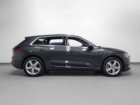 Used 2019 Audi e-tron Prestige AWD/4WD image 13