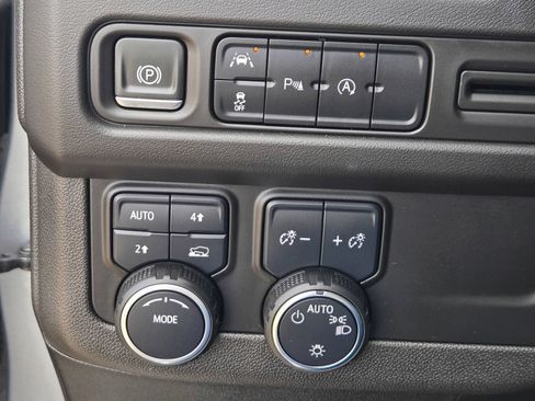 Used 2023 Chevrolet Tahoe RST AWD/4WD image 23