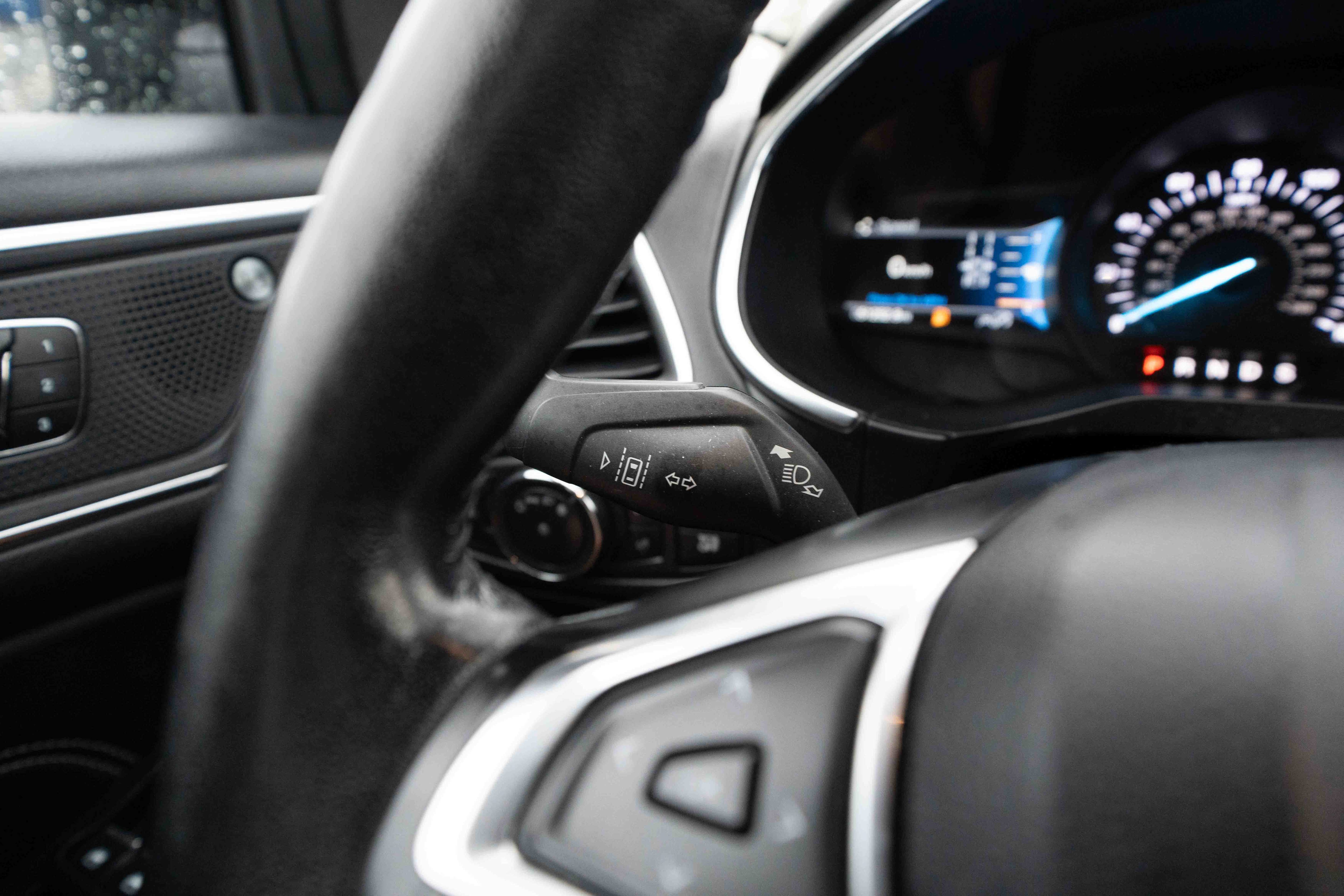 Used 2021 Ford Edge Titanium FWD image 13