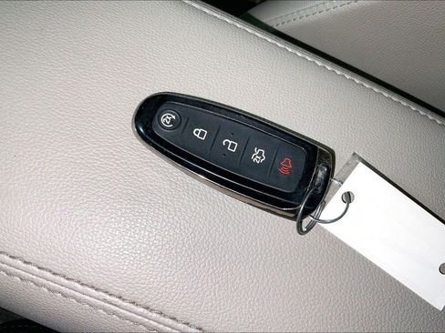 Used 2018 Ford Escape Titanium image 14