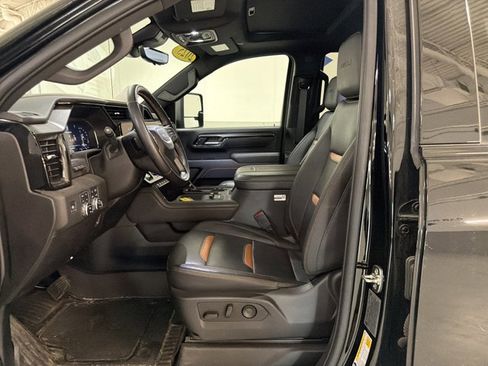 Used 2025 GMC Sierra 3500 AT4 w/ AT4 Premium Plus Package AWD/4WD image 6