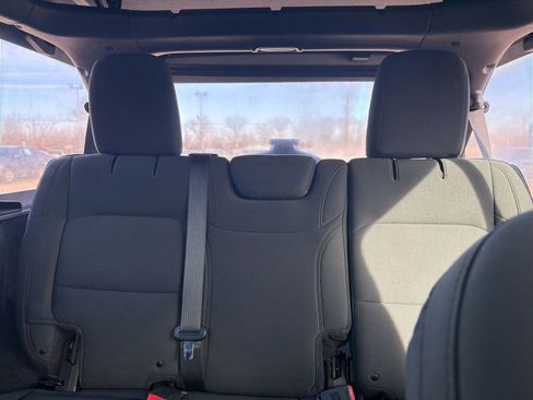 Used 2018 Jeep Wrangler Unlimited Sport image 3