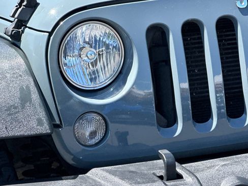 Used 2014 Jeep Wrangler Rubicon w/ Power Convenience Group AWD/4WD image 39
