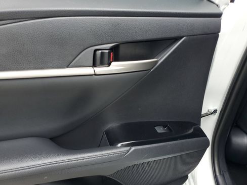 Used 2025 Toyota Camry XSE FWD image 10