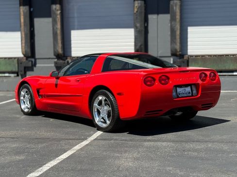 Used 2000 Chevrolet Corvette Coupe w/ Memory Pkg RWD image 6
