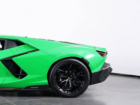 Used 2025 Lamborghini Revuelto image 14