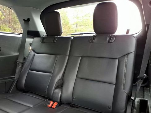 Used 2022 Ford Explorer XLT w/ Equipment Group 202A image 13