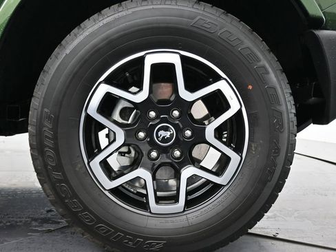 Used 2025 Ford Bronco Outer Banks image 11