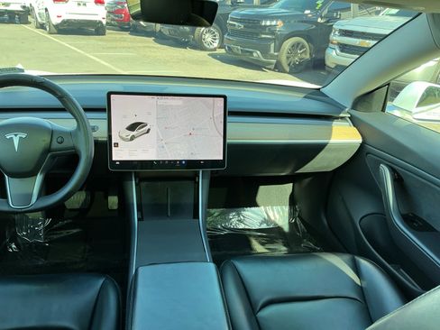 Used 2019 Tesla Model 3 Standard Range Plus image 16