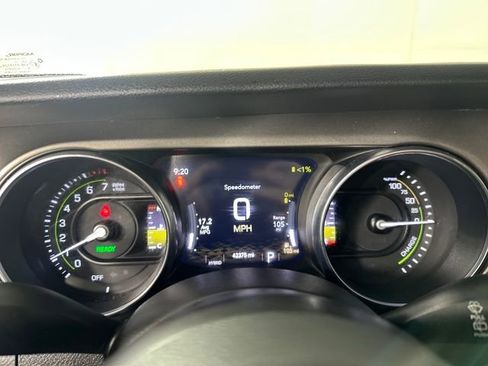 Used 2023 Jeep Wrangler Unlimited w/ Cold Weather Group image 17