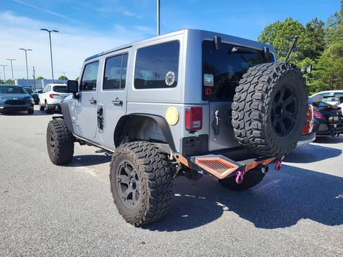 Used 2014 Jeep Wrangler Unlimited Sahara w/ Connectivity Group AWD/4WD image 6