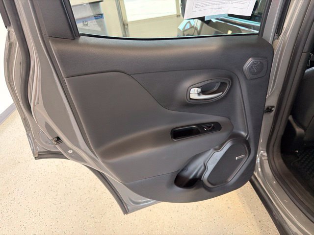 Used 2021 Jeep Renegade Trailhawk w/ Sun & Sound Group AWD/4WD image 41