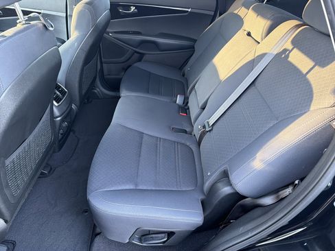 Used 2018 Kia Sorento LX image 20