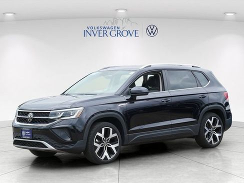 Certified 2023 Volkswagen Taos SEL AWD/4WD image 3