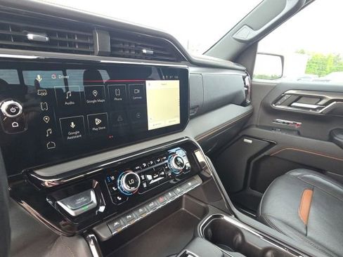 Used 2023 GMC Sierra 1500 AT4 w/ AT4 Premium Package AWD/4WD image 28