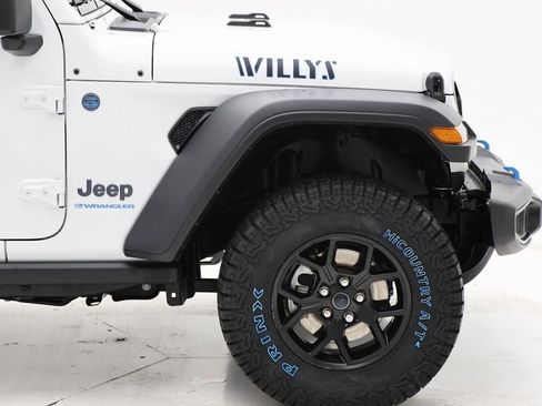 Used 2024 Jeep Wrangler Unlimited image 4