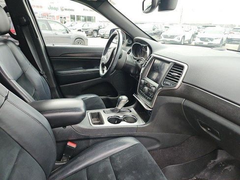 Used 2018 Jeep Grand Cherokee Altitude image 11