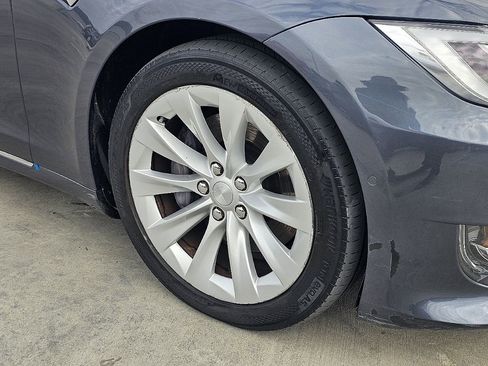 Used 2020 Tesla Model S Long Range AWD/4WD image 9