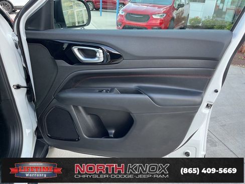 Used 2024 Jeep Compass Trailhawk image 29