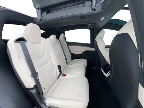 Used 2025 Tesla Model X image 28