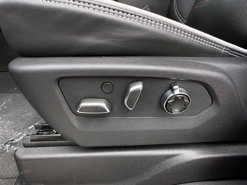 New 2026 GMC Yukon XL AT4 Ultimate AWD/4WD image 18