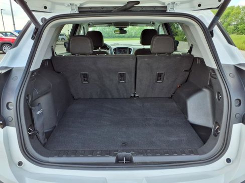 Used 2023 GMC Terrain SLE w/ Driver Convenience Package image 27