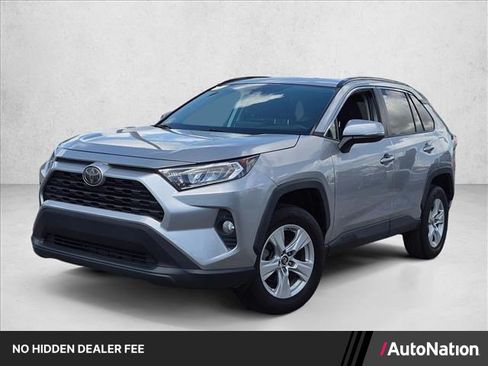 Used 2019 Toyota RAV4 XLE FWD image 1