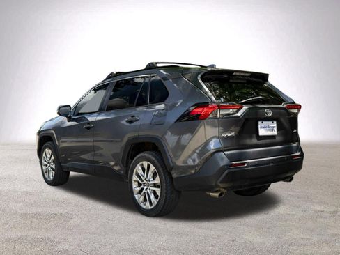 Used 2020 Toyota RAV4 XLE Premium FWD image 7
