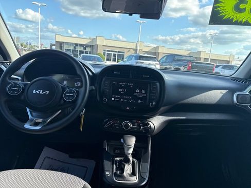 Used 2023 Kia Soul LX FWD image 22