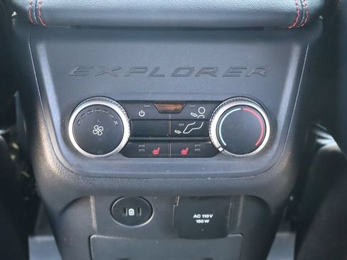 Used 2025 Ford Explorer ST-Line w/ Premium Package RWD image 32
