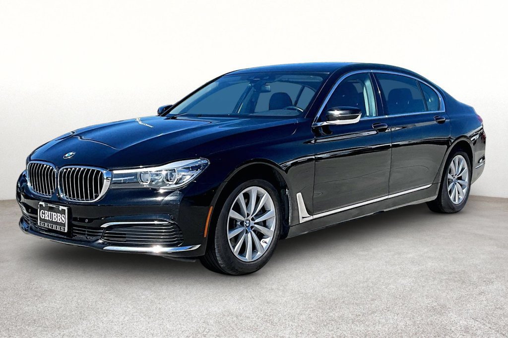 Used 2019 BMW 740i RWD image 10